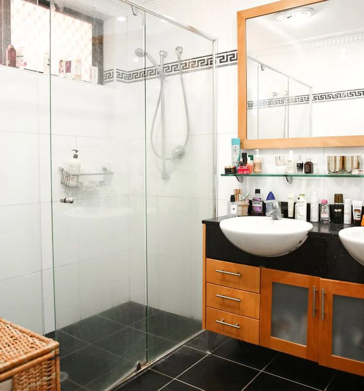 Bathroom before renovation
